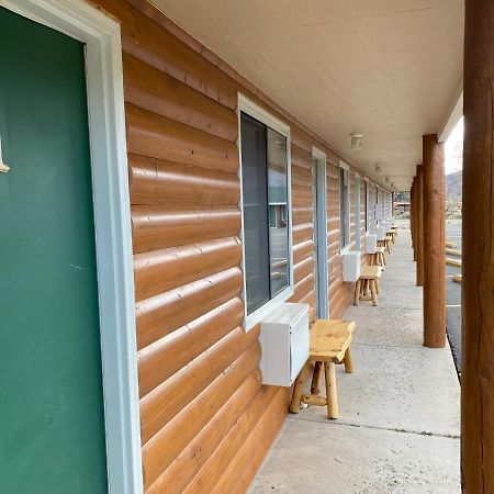 Green Creek Inn And Rv Park Wapiti Dış mekan fotoğraf