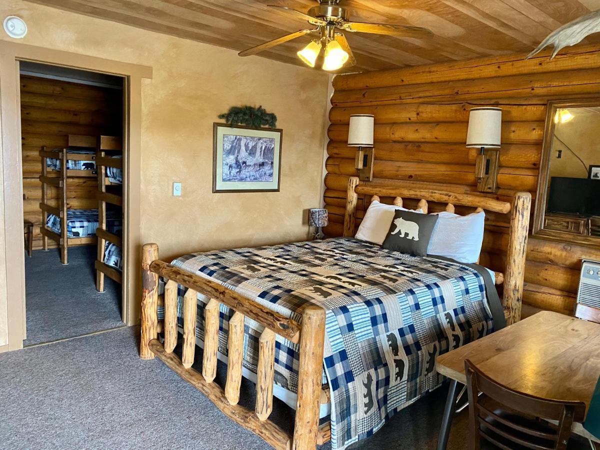 Green Creek Inn And Rv Park Wapiti Dış mekan fotoğraf
