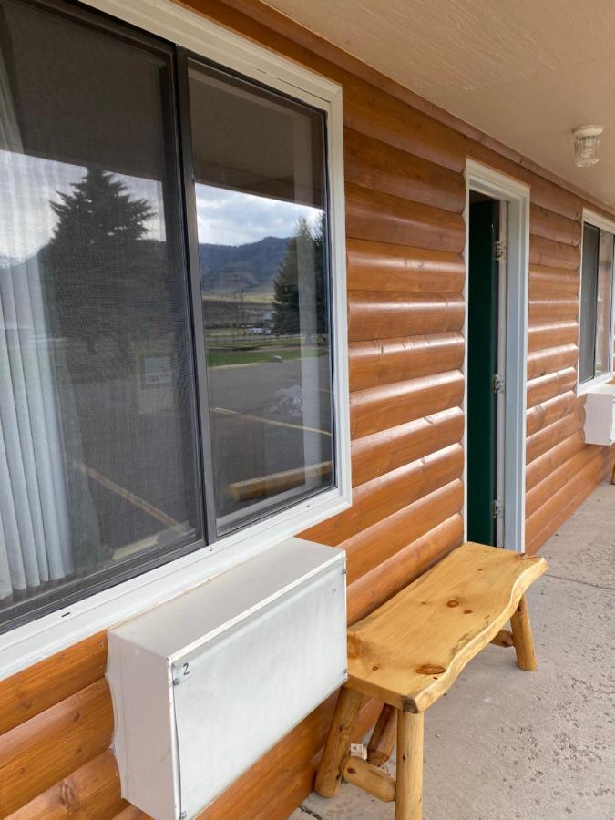 Green Creek Inn And Rv Park Wapiti Dış mekan fotoğraf