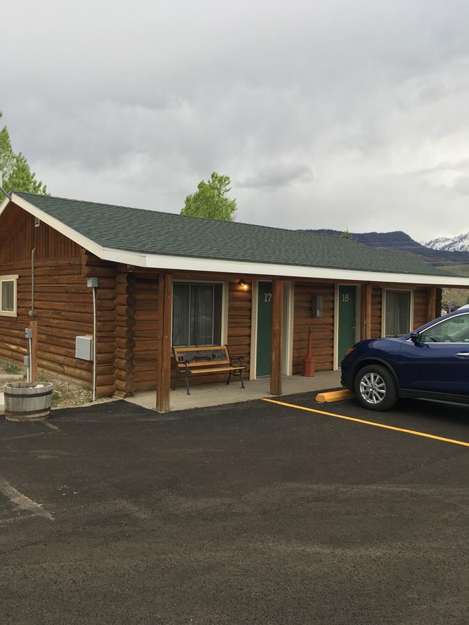 Green Creek Inn And Rv Park Wapiti Dış mekan fotoğraf