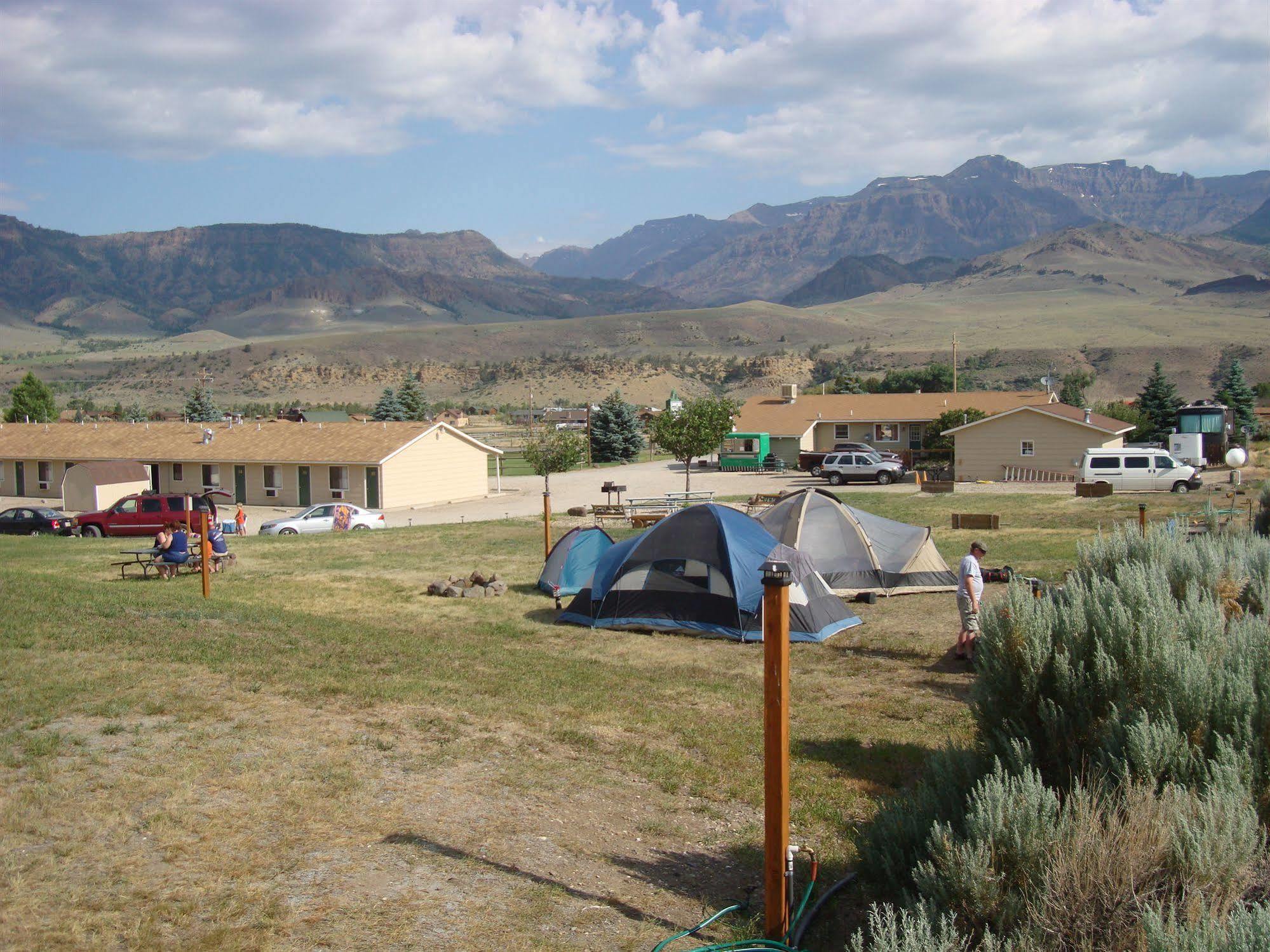 Green Creek Inn And Rv Park Wapiti Dış mekan fotoğraf