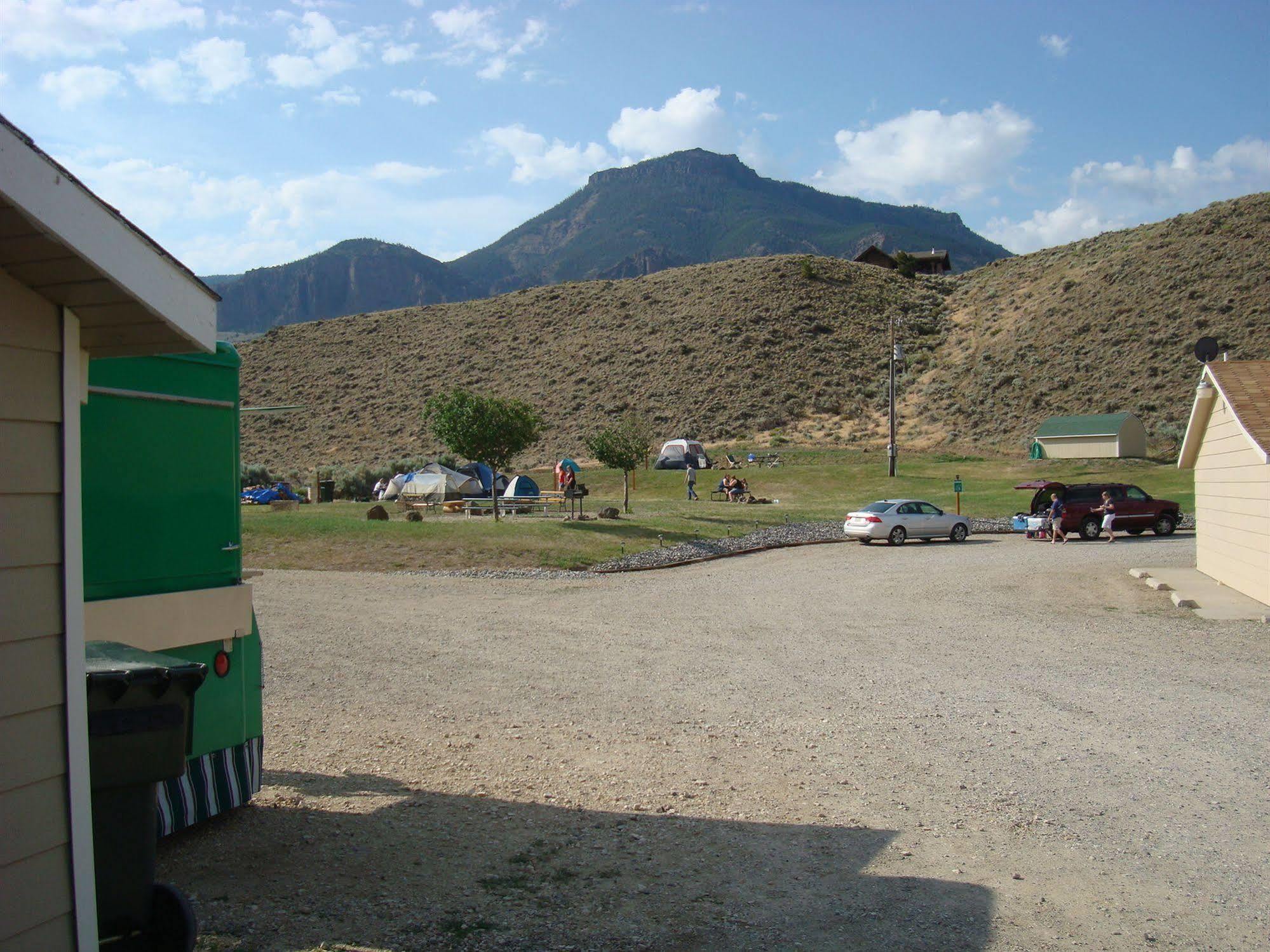 Green Creek Inn And Rv Park Wapiti Dış mekan fotoğraf